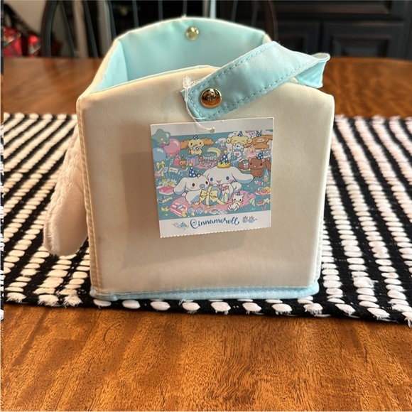 Sanrio 965596 Cinnamoroll Cosmetic Box (After Party) NEW - Picture 6 of 16